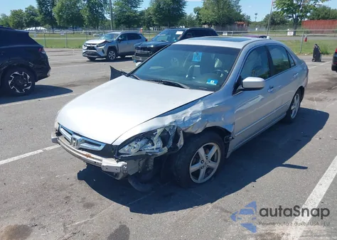 2005 Honda Accord 2.4 Ex from USA, damaged, VIN 1HGCM56705A105899